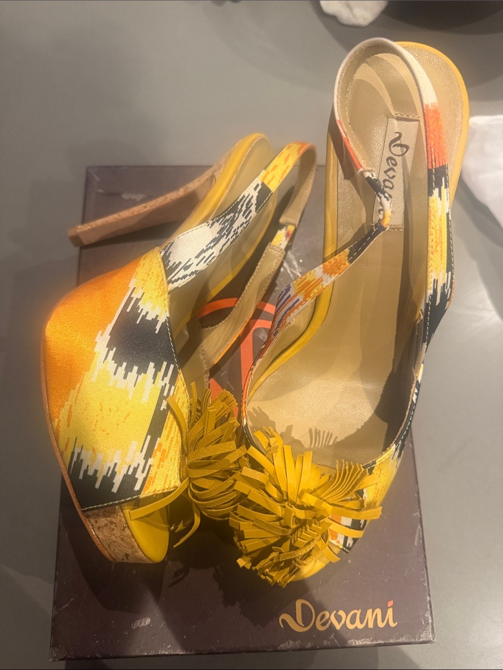 Retro satin peep toe heel